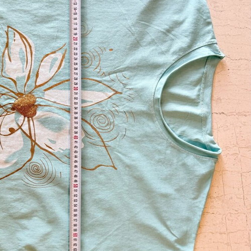 Mint blouse with golden details like new, one size