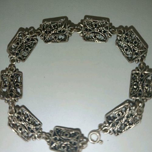Vintage 925 silver bracelet like new with blue filigree stones