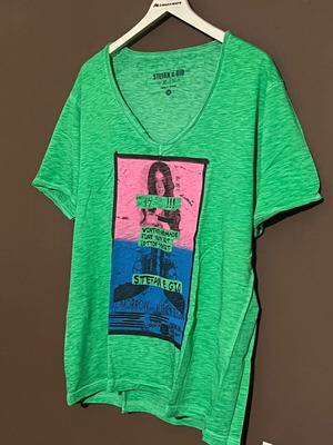 Mens T-shirts like new, pack of 6, size XXL