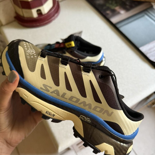 Salomon x Maison Margiela XT4 sport shoes brand new, size 39.5, black beige