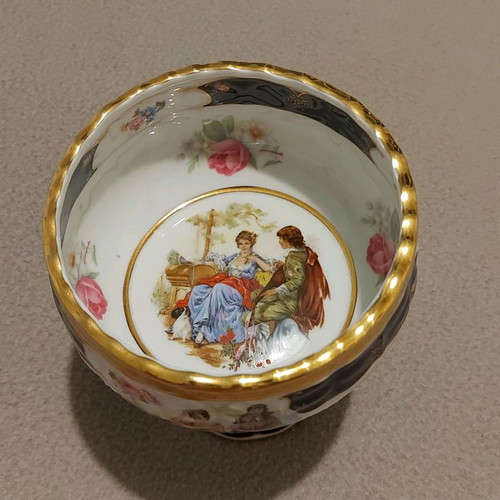 France Royale footed bowl used with 22k gold, 14 cm height and 12 cm width