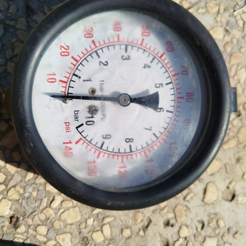 Air manometer used 10 bar with valve stem adapter