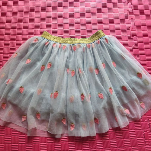Light blue skirt with tulle and strawberries for age 6 like new