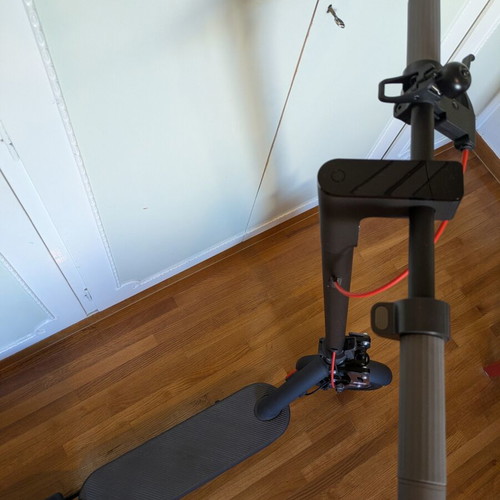 Xiaomi Electric Scooter 4 Pro 2nd Gen like new with Monorim suspension
