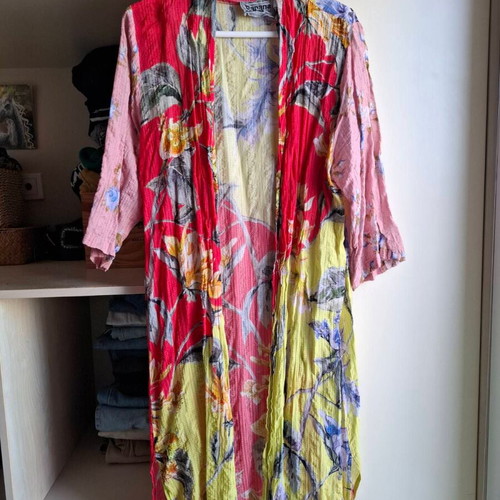 Floral kimono dress Banana like new, multicolored