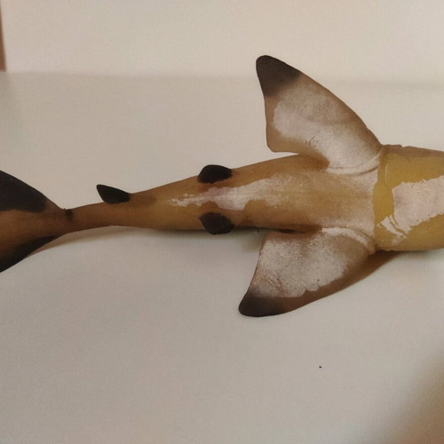 Fish toy like new, elastic
