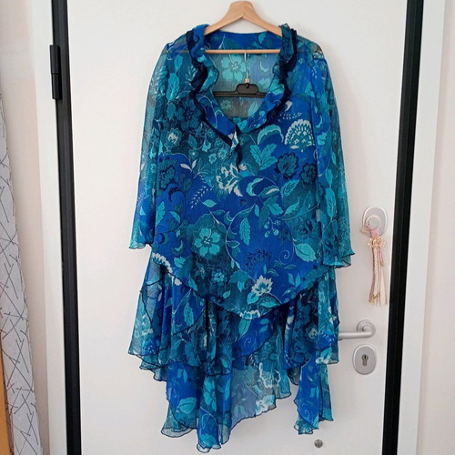 Set of three silk pieces asymmetrical skirt floral top tunic like new, blue, size XL