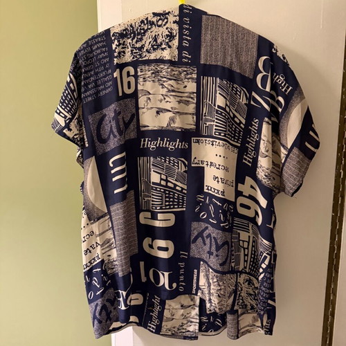 Jobis women's shirt like new, short sleeves, dark blue and white print