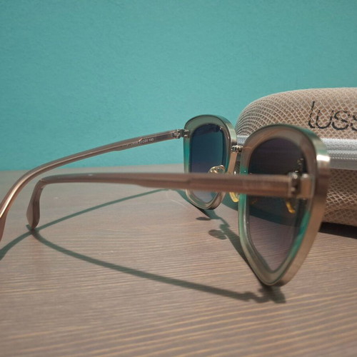 Lussile women's sunglasses like new with case, multicolor