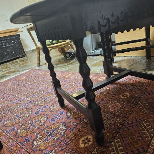 Σετ ξύλινων σκαλιστών επίπλων με τραπέζι, 2 καρέκλες και μπαούλο