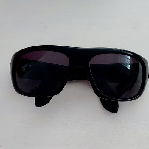 Gucci sunglasses unisex like new, black