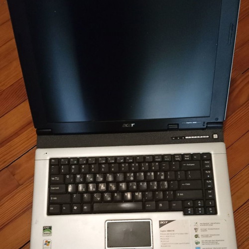 Acer Aspire 3000 used laptop with bag