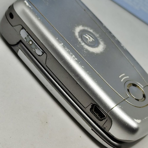 Motorola V360 Retro Flip Phone like new with Greek menu and accessories