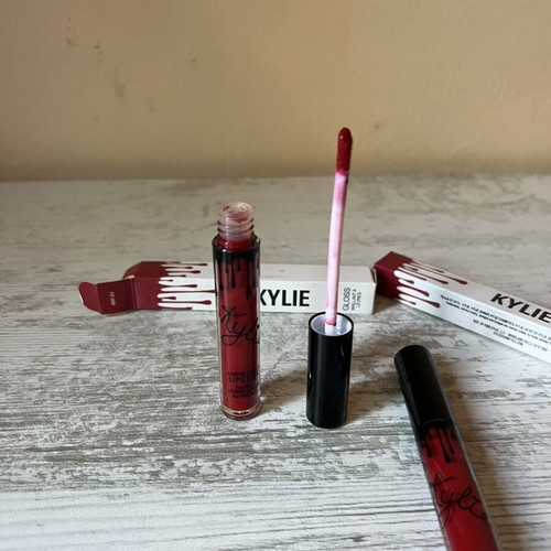 Matte red lipstick new with chocolate scent