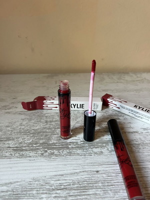 Matte red lipstick new with chocolate scent