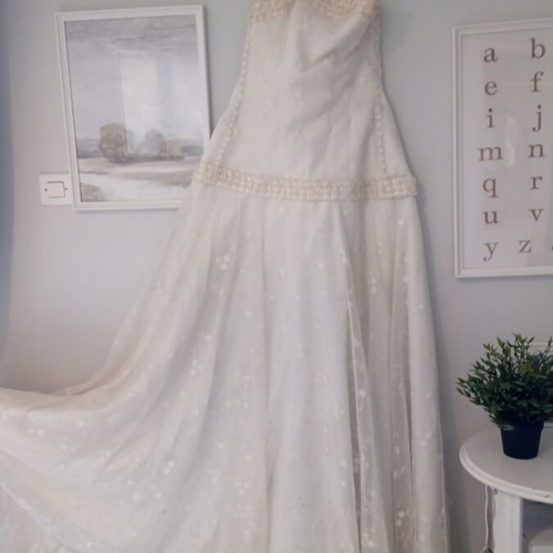 Boho wedding dress used with adjustable bust