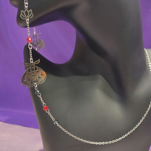 Handmade glasses chain with gothic elements and glass beads new