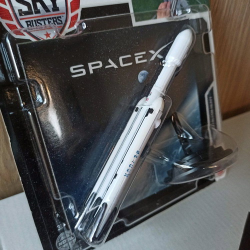 Matchbox SpaceX Falcon Heavy Skybusters rocket spaceship new sealed