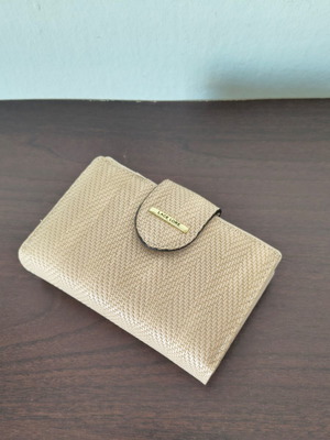 Lace Lore wallet new, beige with embossed texture