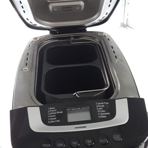 Finlux bread maker like new with 12 programs and two pans