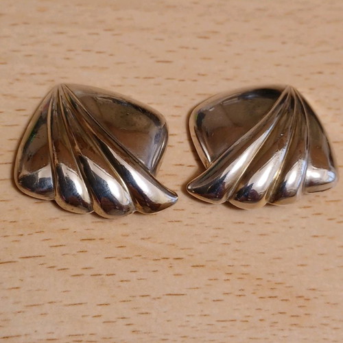 Vintage earrings with clips