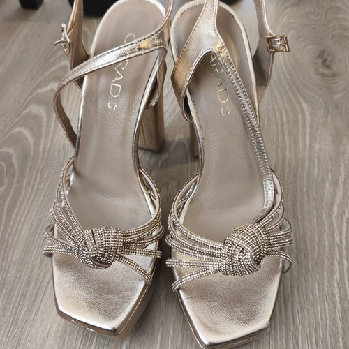 Carad Shoes sandals new, pink gold with rhinestones size 38