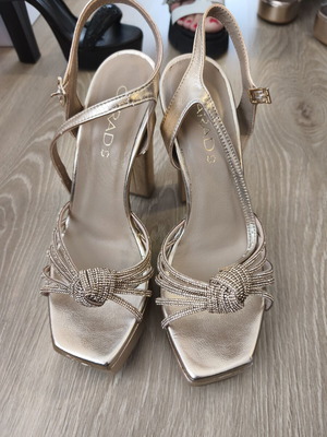 Carad Shoes πέδιλα καινούργια, ροζ χρυσό με στρας νούμερο 38