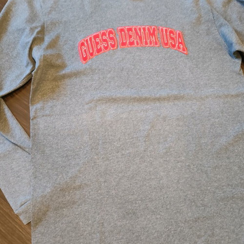 Μπλούζα Guess γκρι μεγέθους M μεταχειρισμένη
