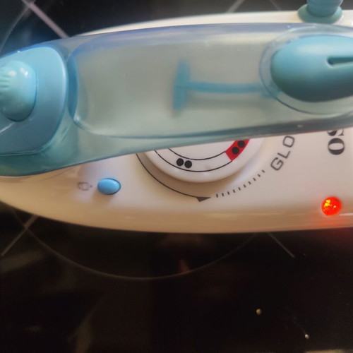Oscar Globe Trotter Travel Steam Iron with Non-Stick Plate like new