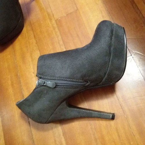Gray ankle boots size 35 like new