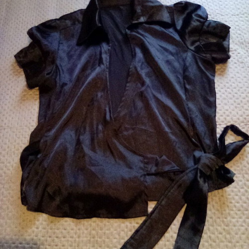Satin wrap short-sleeve shirt used, size M, black