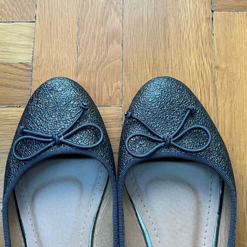 Ballerinas black shiny with bows Licean like new size 37