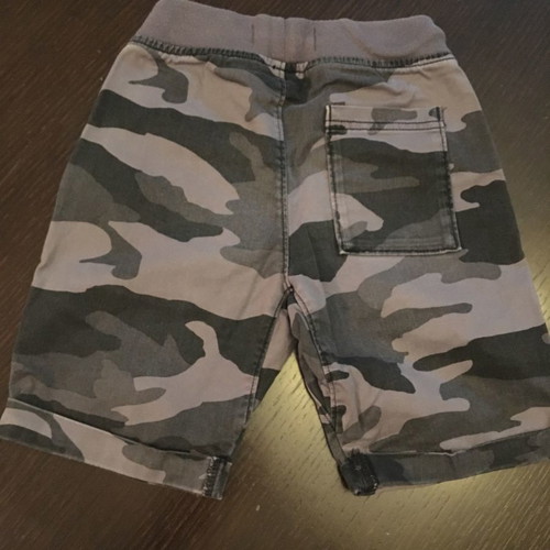 Abercrombie kids bermuda shorts used for 7-8 years old boy
