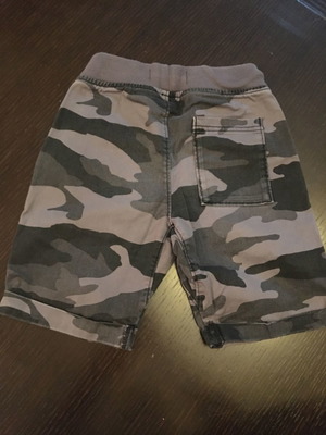 Abercrombie kids bermuda shorts used for 7-8 years old boy