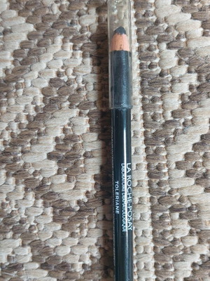 Black La Roche Posay Eye Pencil like new with makeup remover
