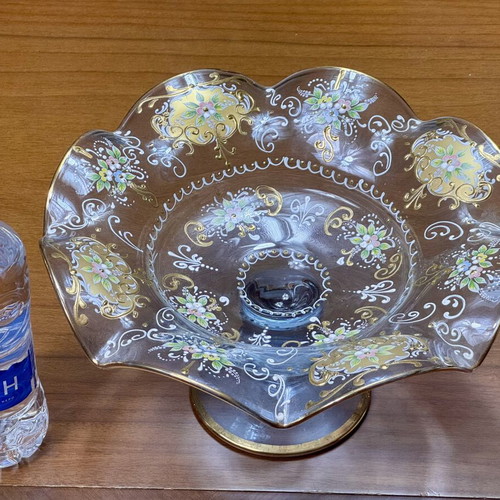 Glass fruit bowl with hand-painted floral motif