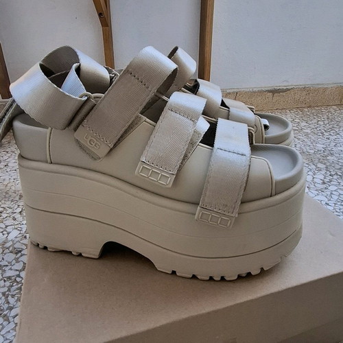 Ugg Women's Platform Beige Like New
