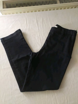 Cigarette pants used H&M black size S