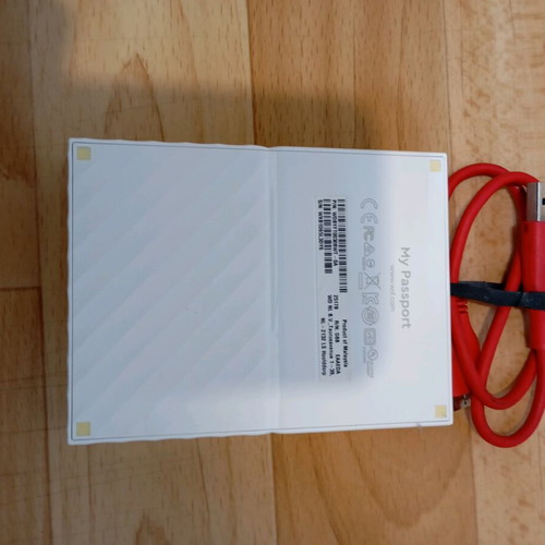 Mobile data travel hard drive 2.5" like new, 3 TB