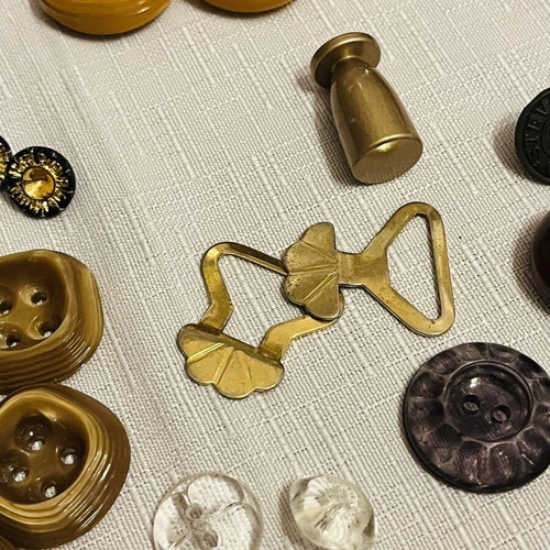 Vintage and antique buttons collection like new with designer pieces