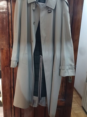 Men's trench coat like new, sand color with removable wool lining