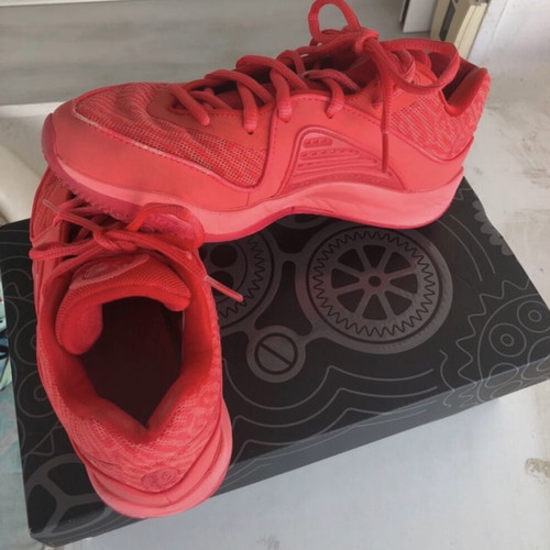 Nike KD 16 Triple Red basketball shoes used, size 38.5