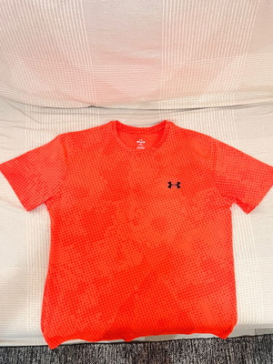 Under Armour Dry-Fit T-Shirt Medium like new