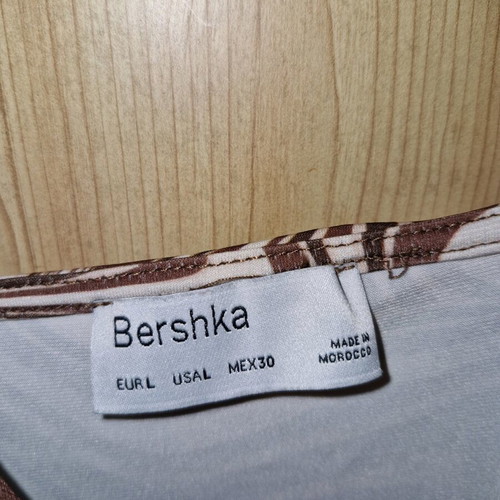 Bershka dress like new, size L, white and brown with slit