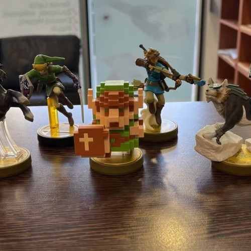 The Legend of Zelda Amiibo Figure Set of 5 like new