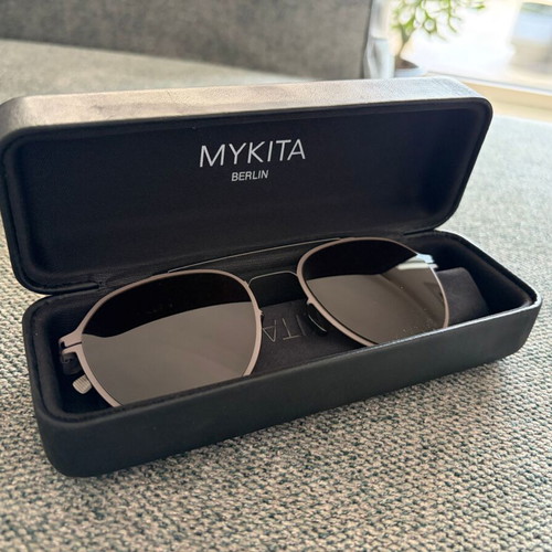 Mykita NO1 Harris shiny graphite/molegr Rawgreen solid sunglasses like new
