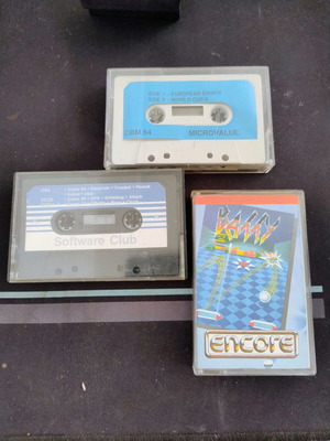 Ретро класическа колекция видеоигри на касети за Commodore 64 употребявани
