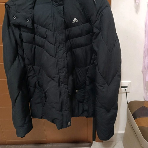 Adidas women's down jacket medium used, black