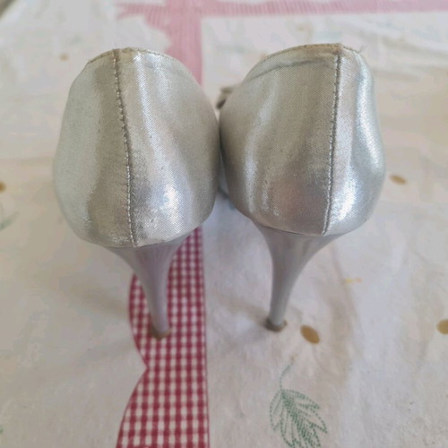 Ellen collection silver 10cm heels used, size 37