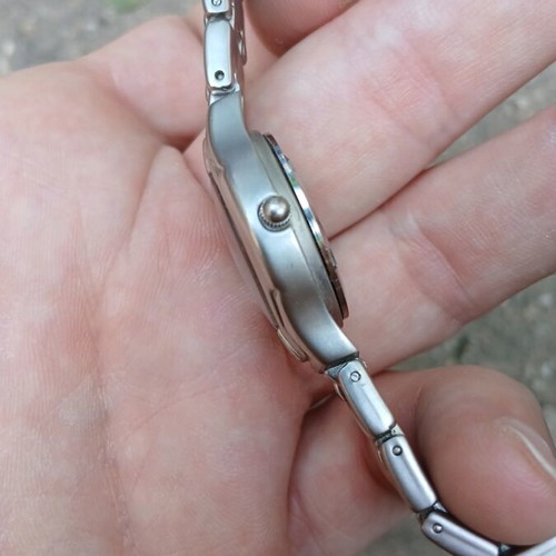 Omax Quartz Model HB 0239 watch like new, silver unisex